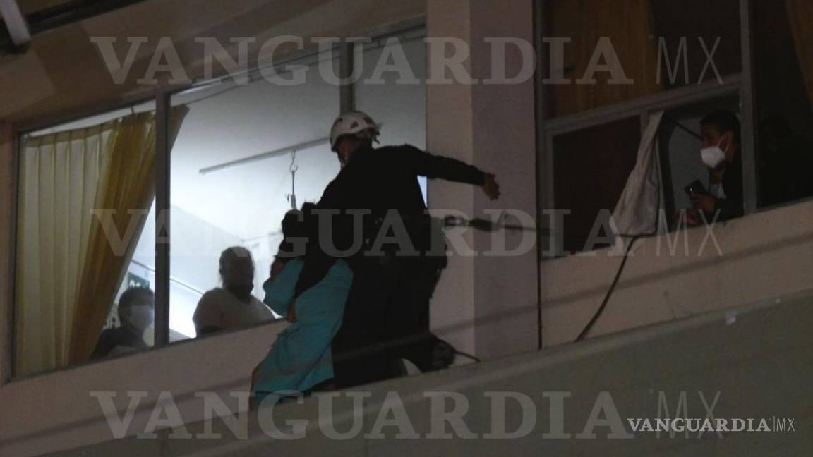 $!Frustran suicidio en la clínica 2 del IMSS en Saltillo; mujer intentó lanzarse del ‘cuarto piso’