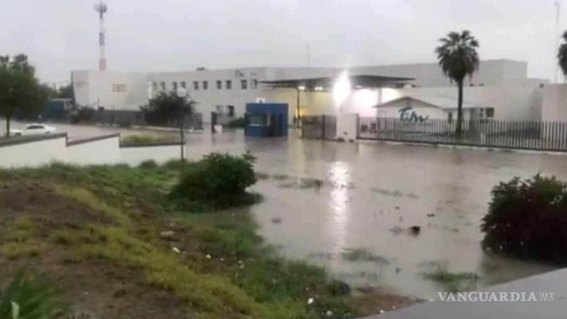 $!‘Ahoga’ huracán transporte en NL e inunda hospital en Tamaulipas