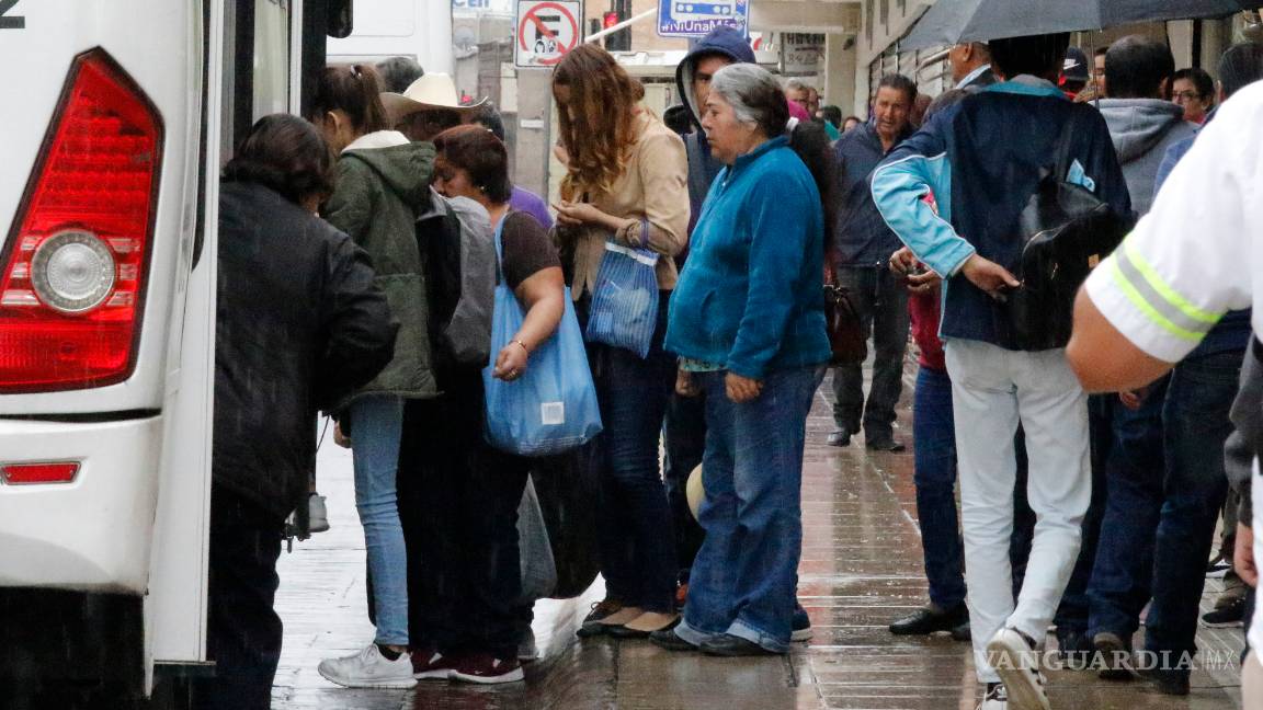 $!Cierran varios comercios de Saltillo por paro de mujeres