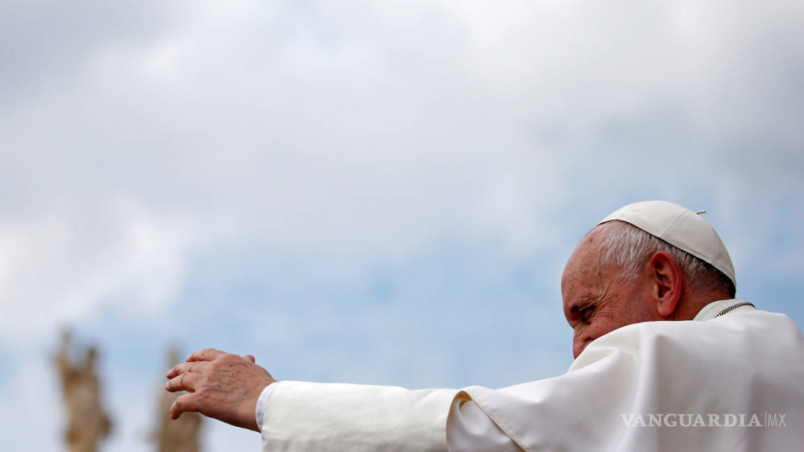 Papa Francisco es acusado de ser un hereje por un grupo de 19 sacerdotes