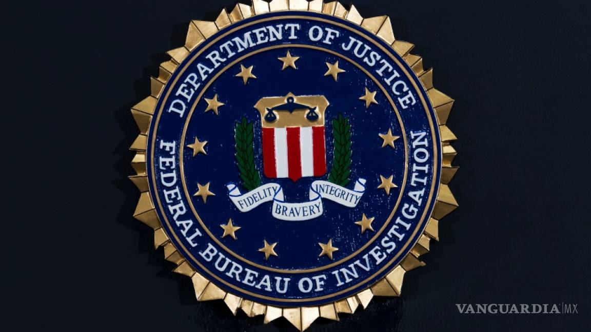 Un exdirectivo del FBI es investigado por acosar sexualmente a 8 mujeres