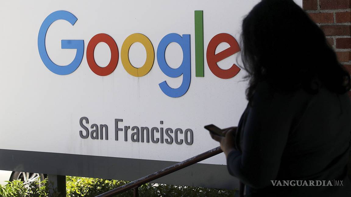Cientos de empleados de Google piden a la compañía que no cooperar con el ICE