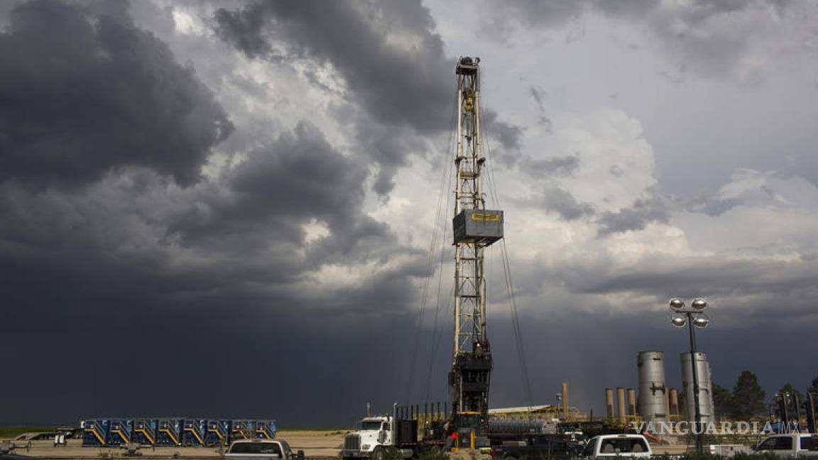 Semarnat busca ley para prohibir uso de fracking en extracción de hidrocarburos