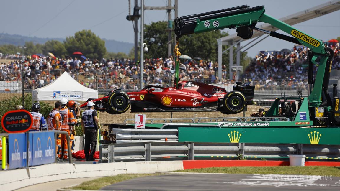 Verstappen triunfa en GP de Francia, Checo Pérez deja ir el podio y Leclerc abandona