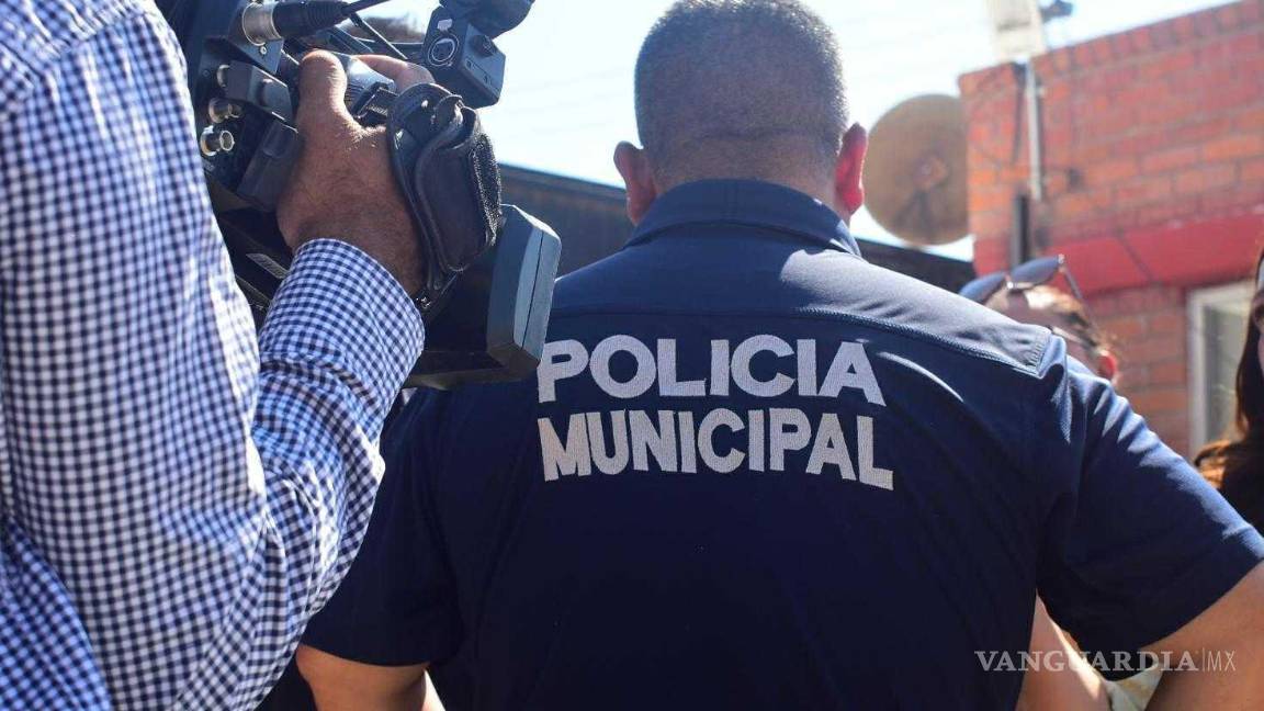 $!El grupo de policías se mantiene firme en su reclamo.