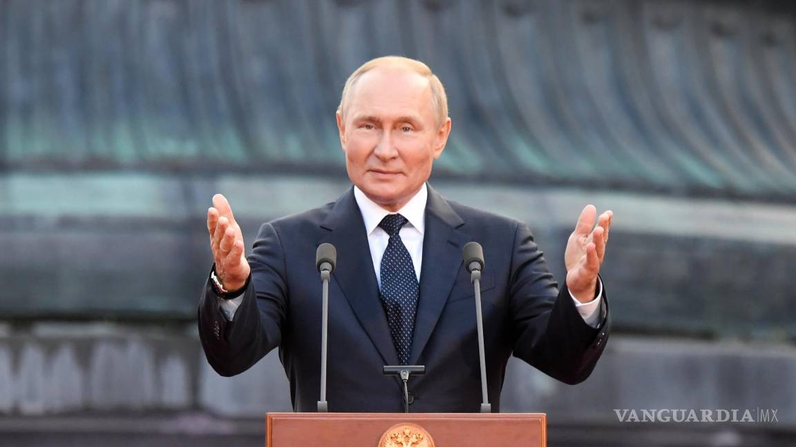 $!El presidente de Rusia Vladimir Putin pronuncia un discurso durante un evento en Veliky Novgorod, una de las ciudad más antiguas de Rusia.