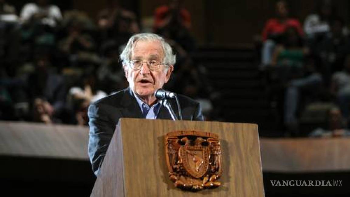 Declaraciones nucleares de Trump son “aterradoras”: Chomsky
