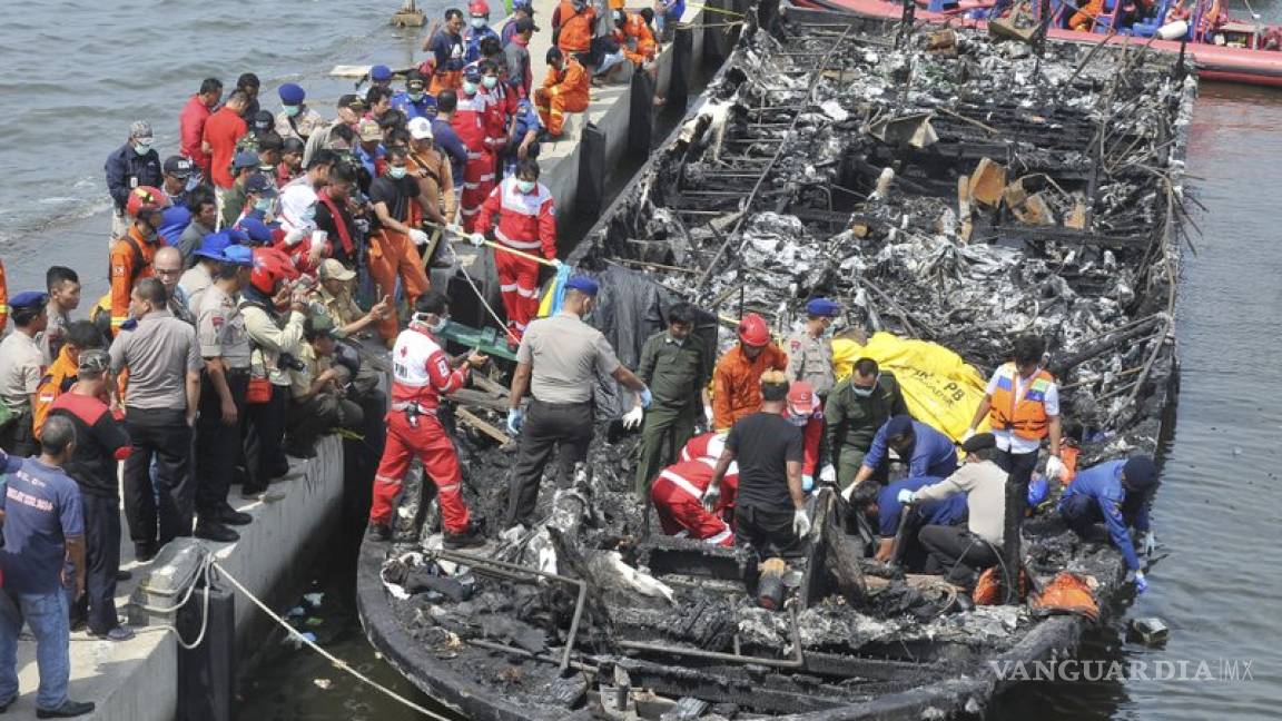 23 muertos por incendio en ferry cerca de capital indonesia