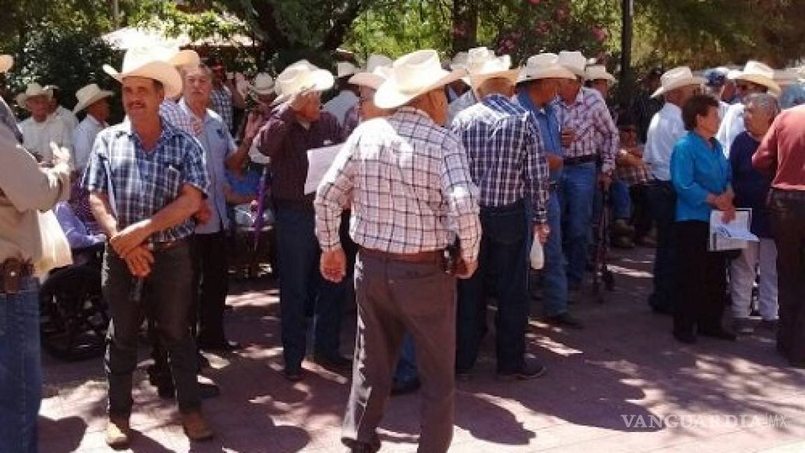 Ex braceros de Coahuila siguen sin esperanza de recibir su dinero
