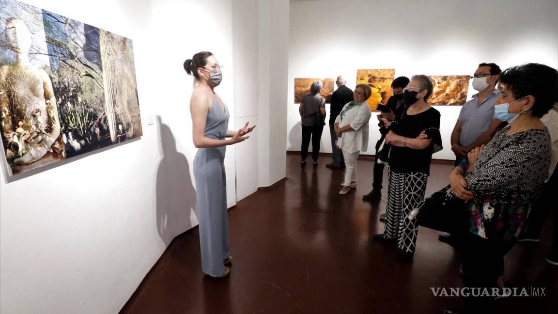 Inauguran exposición fotográfica “El desierto para creadoras de Nueva York” en el MUDE