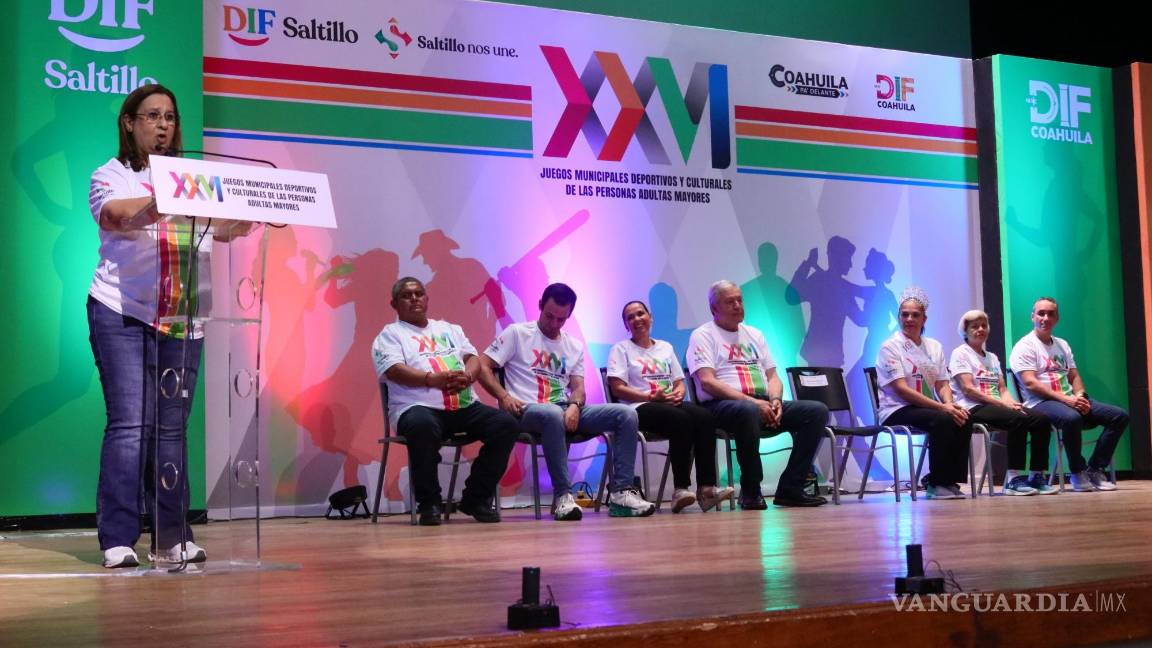 $!Beatriz Dávila, presidenta honoraria del DIF Saltillo, dio inicio a la vigésima sexta edición de los Juegos del Adulto Mayor.