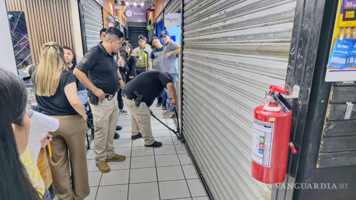 Aseguran 50 celulares en cateo a la Plaza de la Tecnología en Monterrey