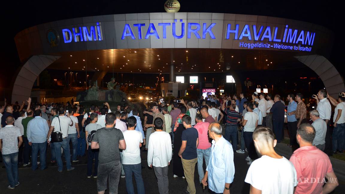 $!Impiden a funcionarios públicos de Turquía viajar al extranjero