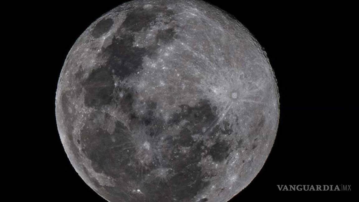 NASA comparte fotografía de OVNI que se estrelló en la Luna; nave tenía 7 años vagando en el espacio