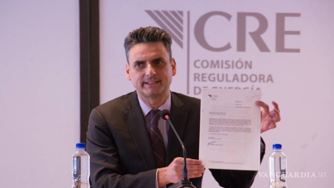 $!No hay persecución política contra titular de la CRE, dice AMLO