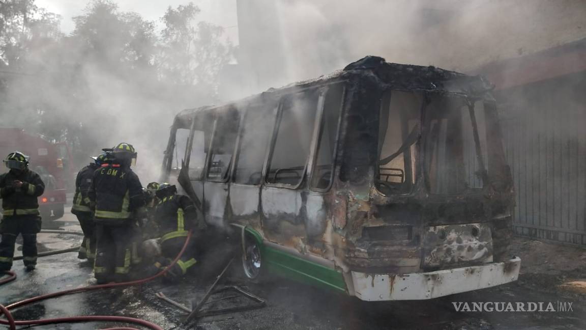 Se incendia ‘micro’ en Coyoacán y deja 4 lesionados; 2 son menores