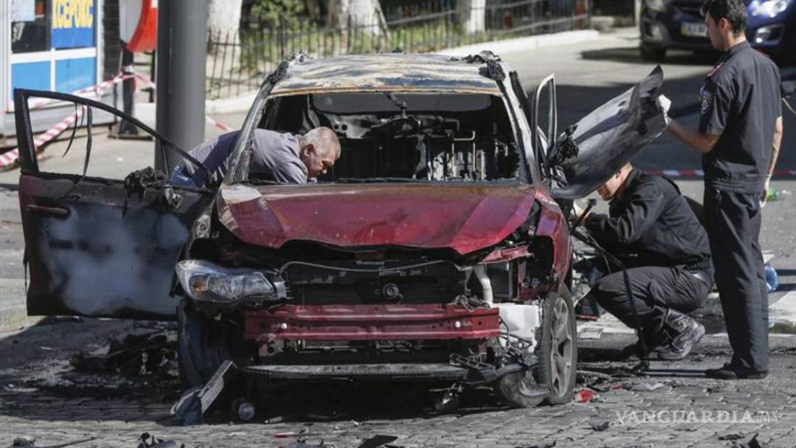 Periodista ucraniano muere en atentado con coche bomba en Kiev