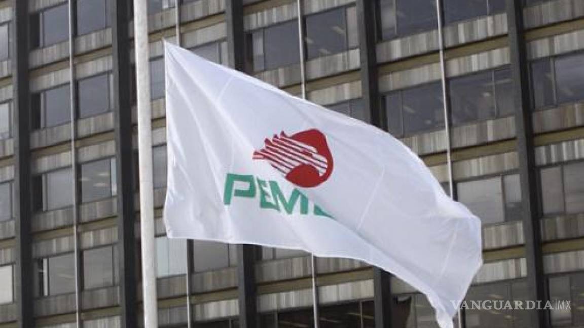 Gobierno de Peña Nieto duplicó deuda de Pemex, asegura Hacienda