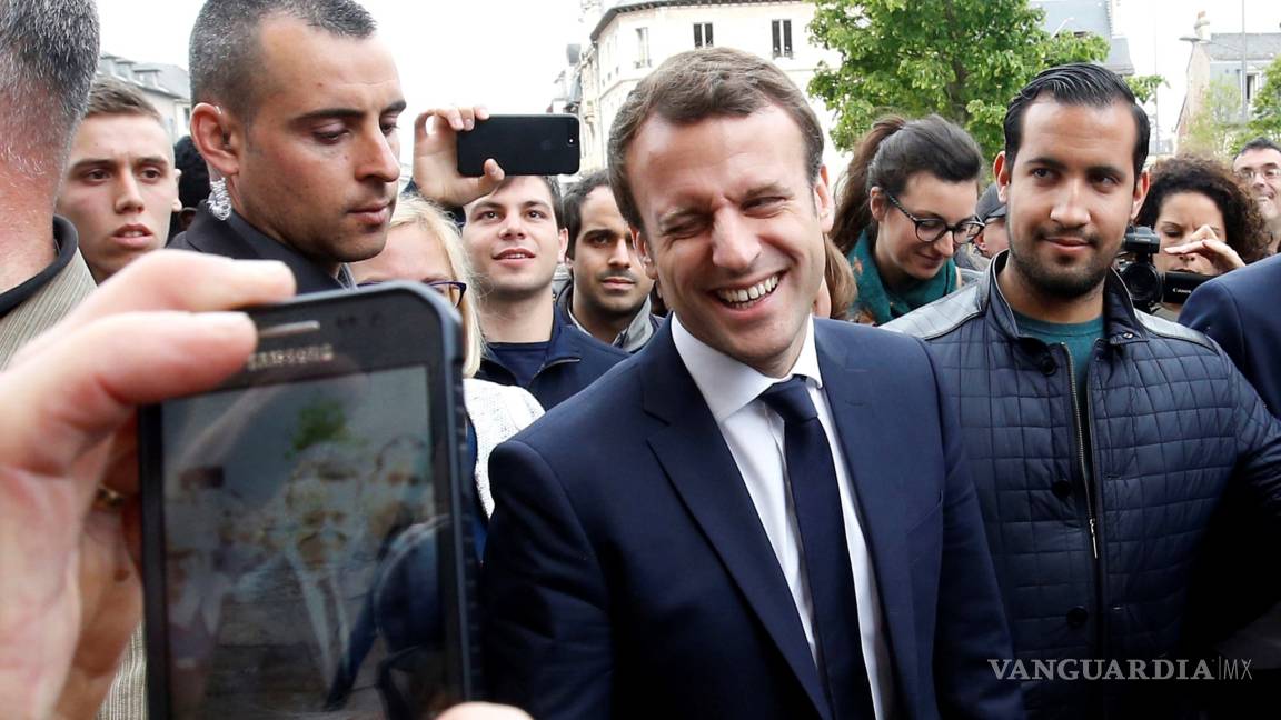 Acusan a Macron de encubrir a agente de seguridad violento