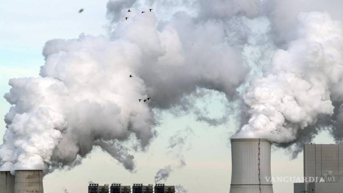 La contaminación del aire por combustibles fósiles causa 1 de cada 5 muertes en todo el mundo cada año