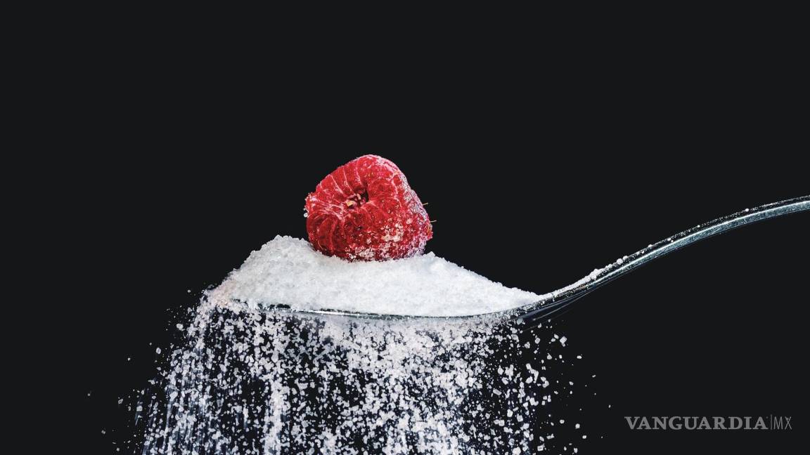 ¿Es verdad que el azúcar alimenta a las células cancerosas?