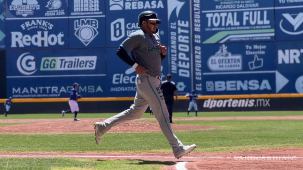 $!Fernando Villegas logró anotar un triple que disminuyó la ventaja en la pizarra.