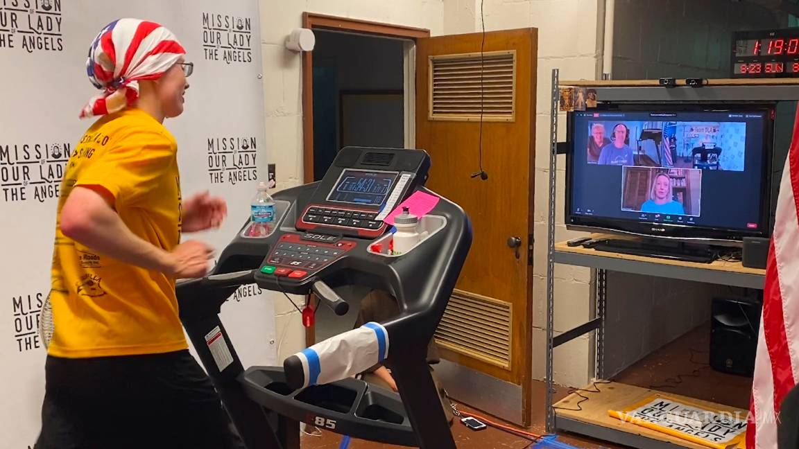 $!Monja corre maratón virtual en el sótano de su convento y recauda más de 130 mil dólares para causas benéficas