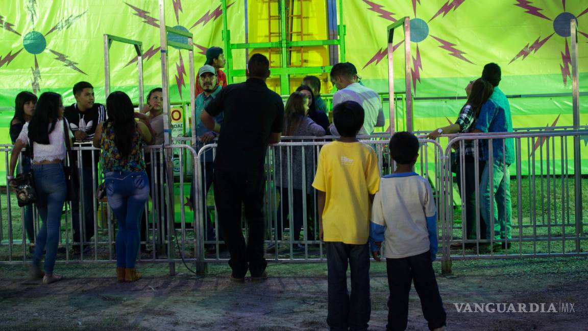 $!Los niños que sólo miran los juegos de la Feria porque no tienen dinero (Fotorelato)