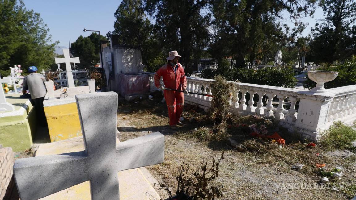 Protección Civil refuerza medidas de seguridad en los panteones de Saltillo para el Día de Muertos