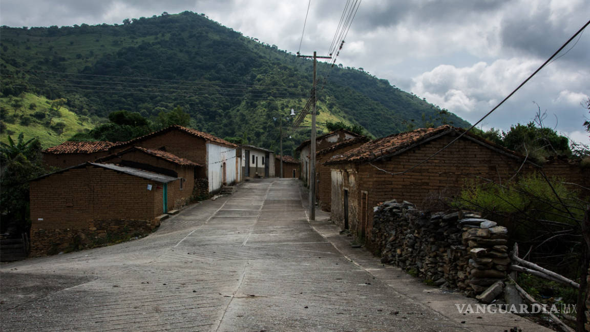 Huyen de la violencia al menos 400 pobladores de la sierra sinaloense