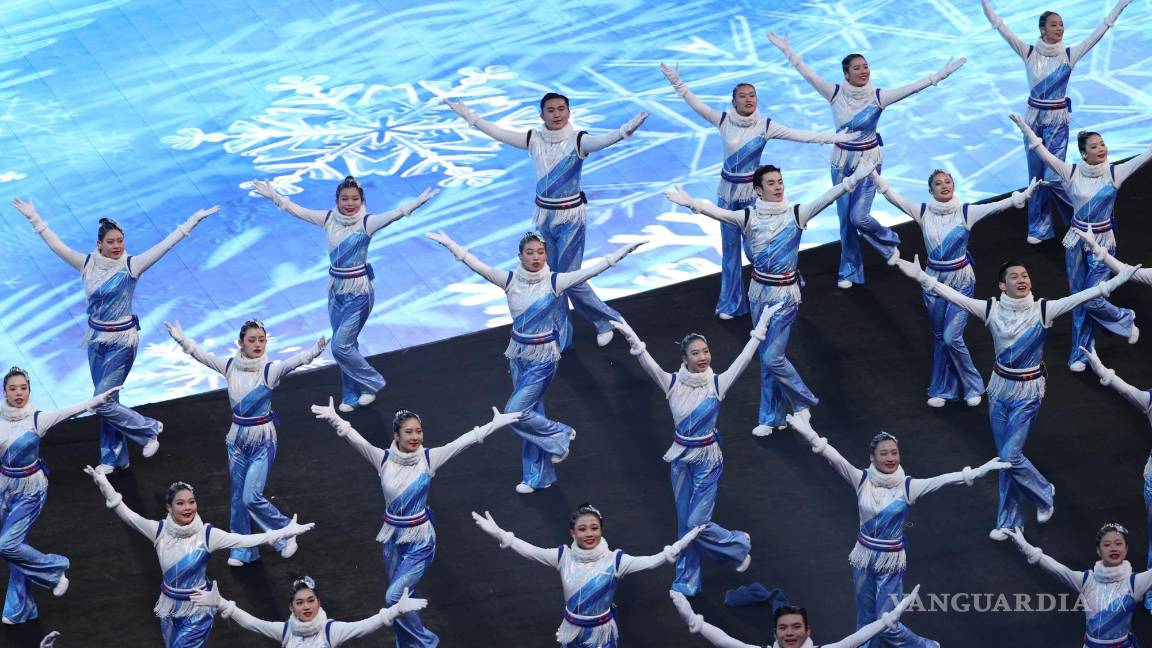 $!Artistas durante el pre-espectáculo de la Ceremonia de Apertura de los Juegos Olímpicos de Beijing 2022 en el Estadio Nacional. EFE/EPA/Jerome Favre
