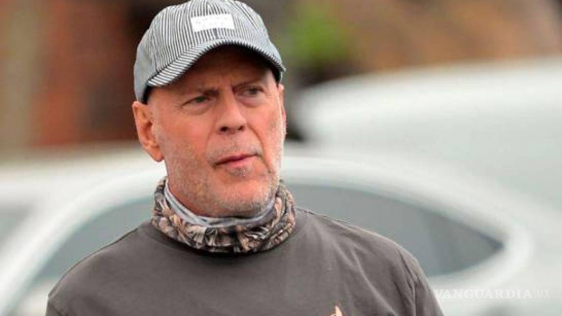 Sacan a Bruce Willis de tienda por rehusarse a usar cubrebocas