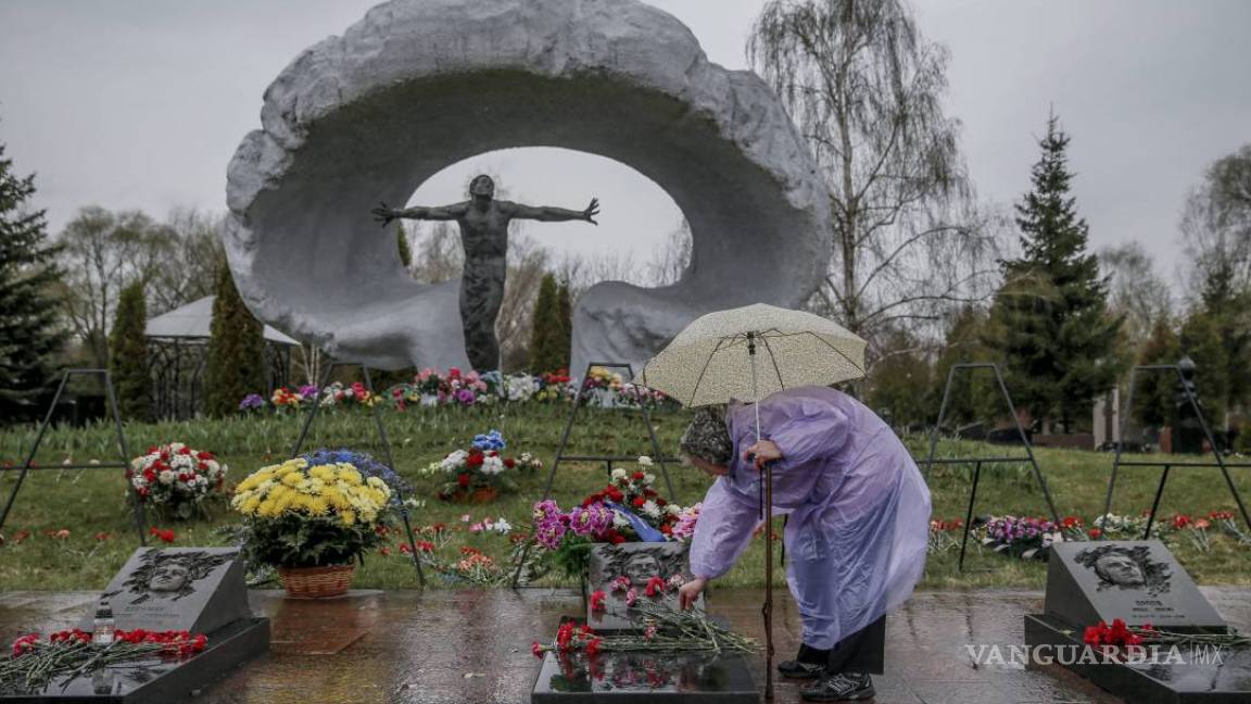 Rinden homenaje a bomberos que dieron su vida en el desastre de Chernobyl