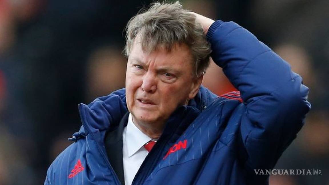 Manchester United despide a Louis Van Gaal