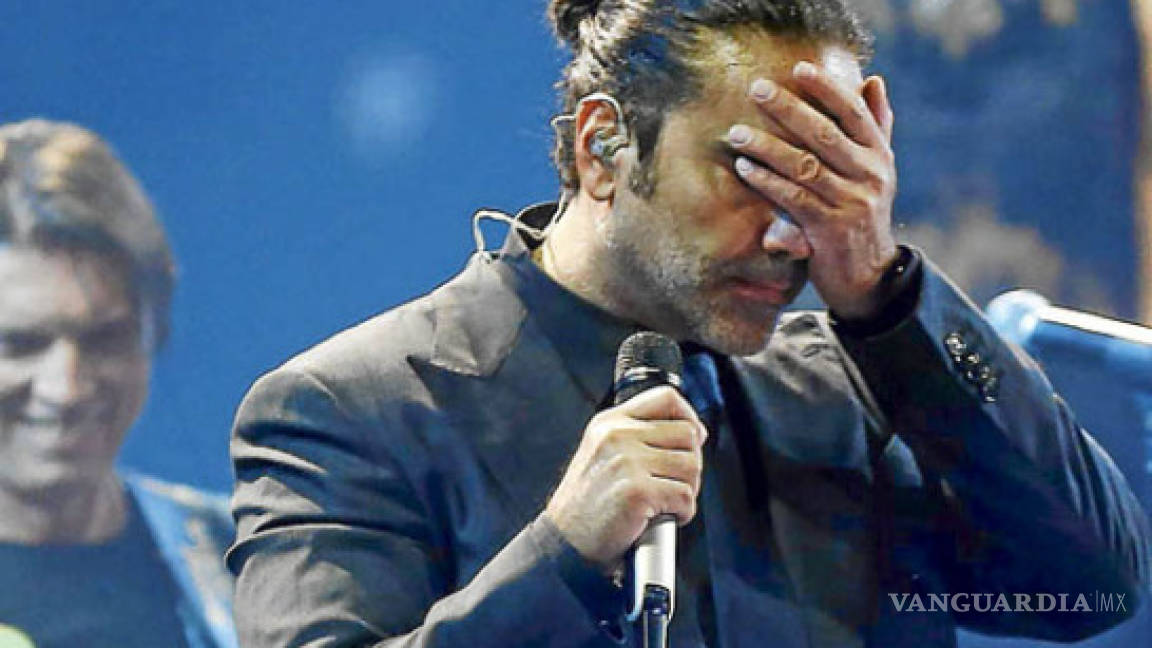 $!Vicente Fernández no le dejará herencia a Alejandro Fernández por 'borracho y adicto'