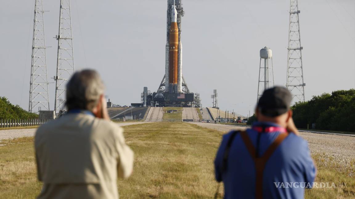 Cohete SLS de la histórica misión Artemis I de la NASA ya está en su plataforma de lanzamiento