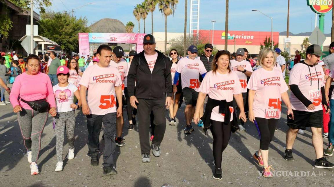 $!El alcalde José María Fraustro Siller dio inicio en la segunda edición de la carrera Poderosa 5K.