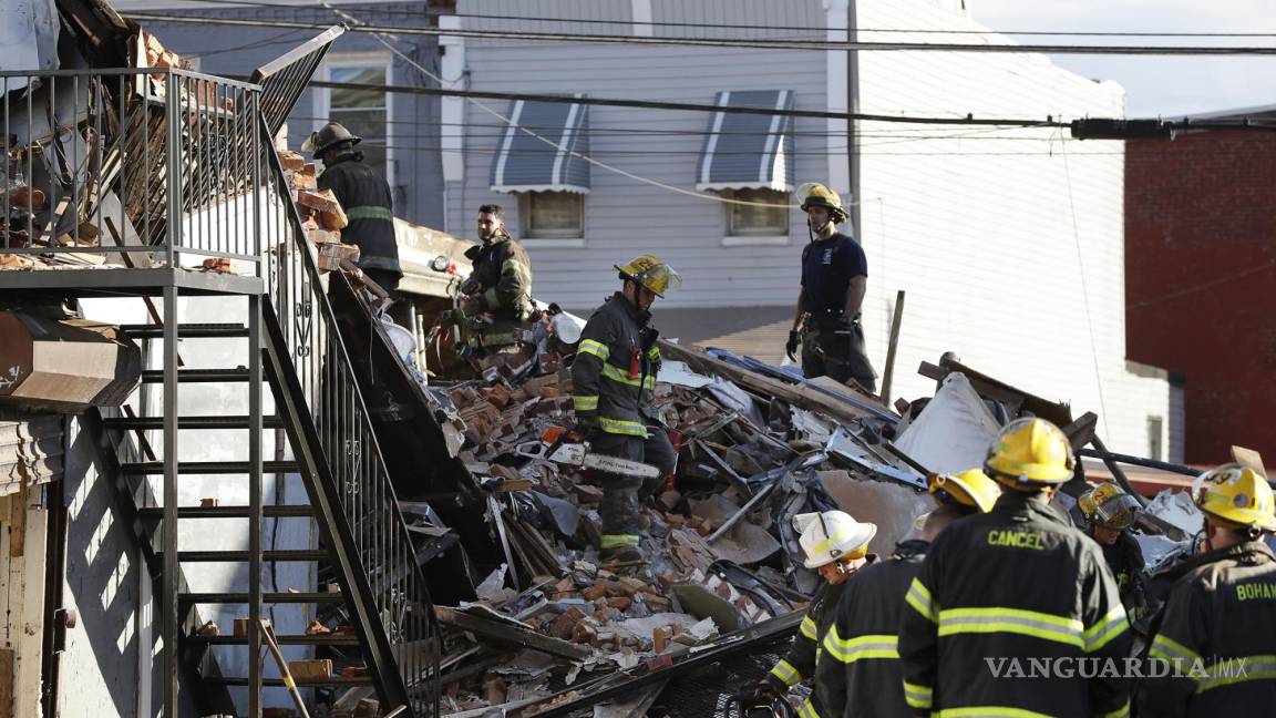 EU: Muere un bombero en edificio colapsado
