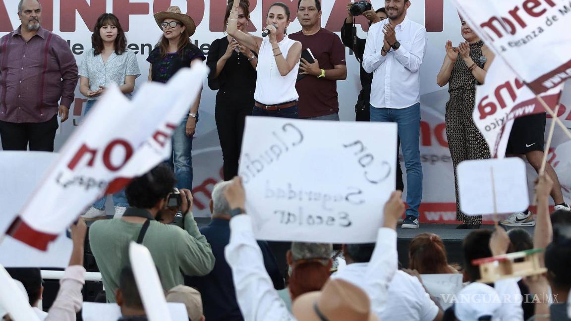 $!La aspirante a la candidatura presidencial por Morena, Claudia Sheinbaum, durante un acto protocolario en Ciudad Juárez, en Chihuahua (México).