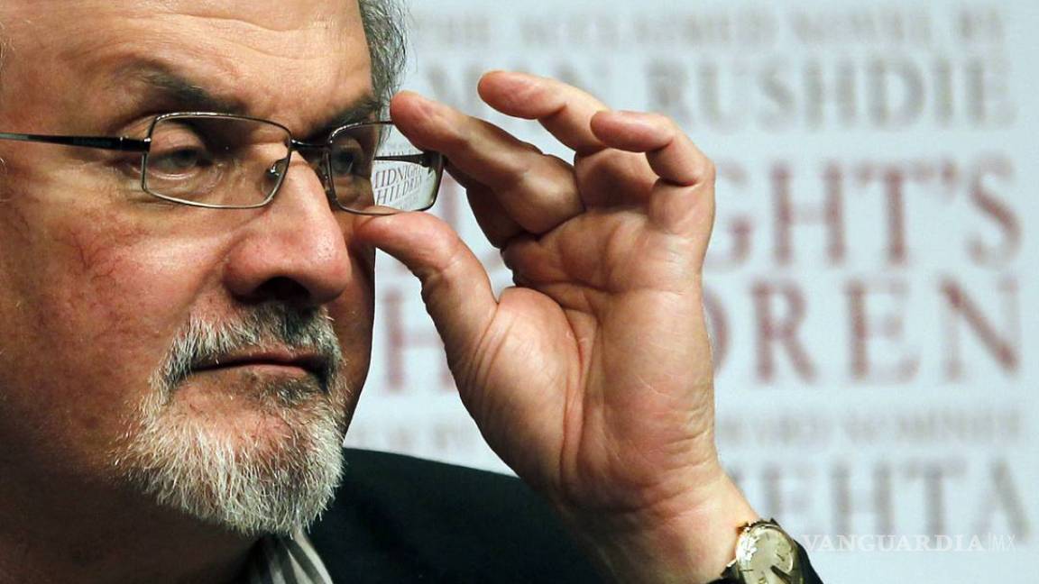 Academia de los Nobel condena “fatwa” contra Rushdie 27 años después