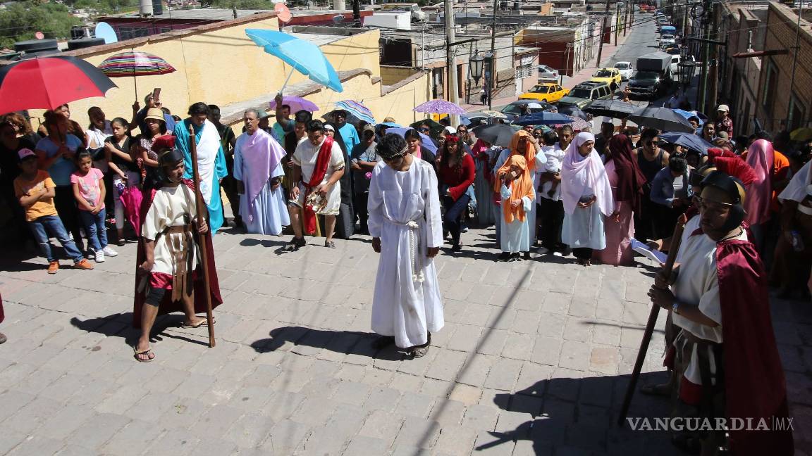$!Cumple 16 años Vía Crucis en Santa Anita, populoso barrio de Saltillo