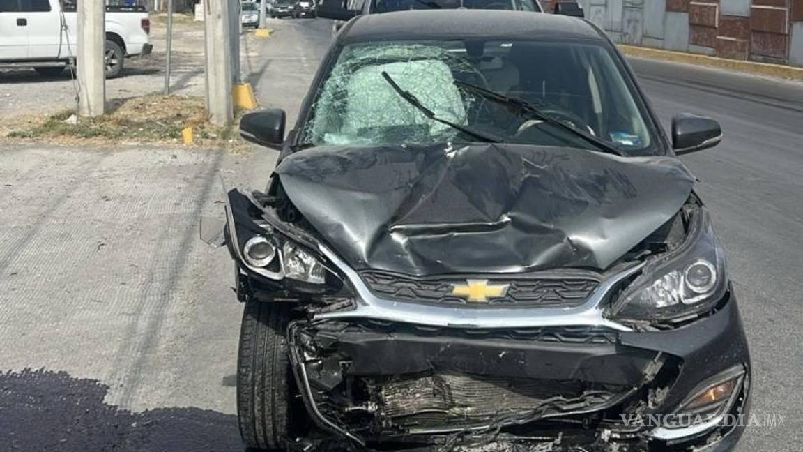 $!La rápida intervención de Tránsito Municipal permitió la detención del presunto responsable en una gasolinera cercana.