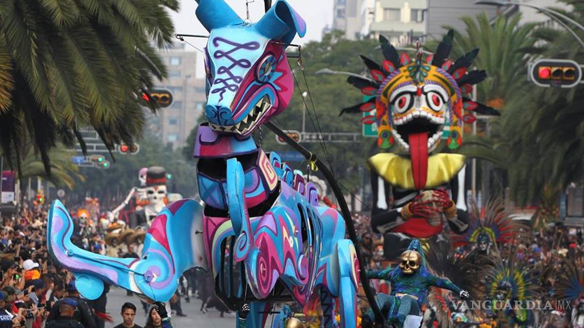 $!Los muertos toman calles de la Ciudad de México en un macrodesfile (fotos)