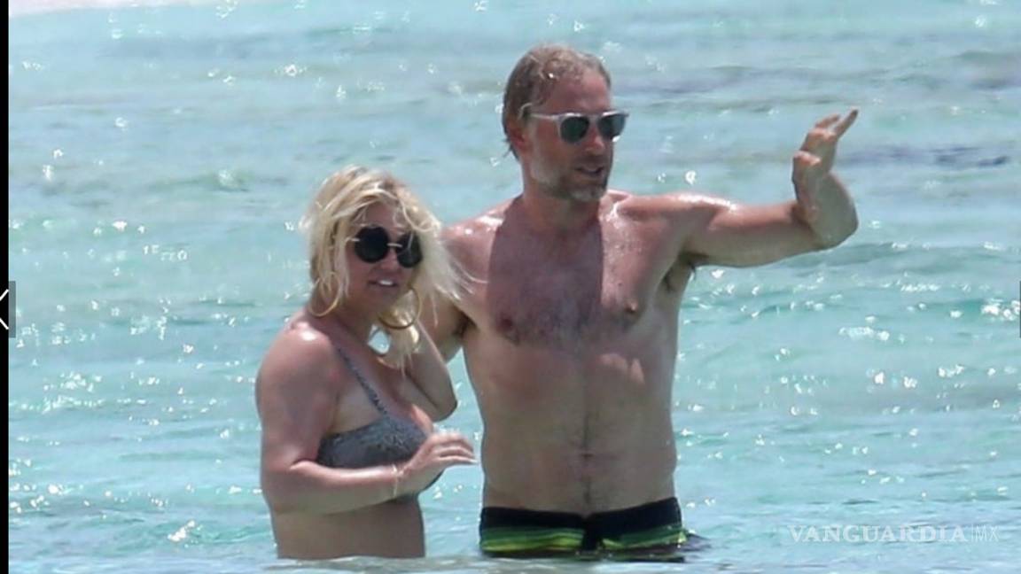 $!Jessica Simpson toma el sol y luce irreconocible