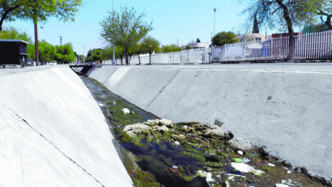$!Fuga de aguas negras ‘acecha’ al lago de la Ciudad Deportiva de Saltillo