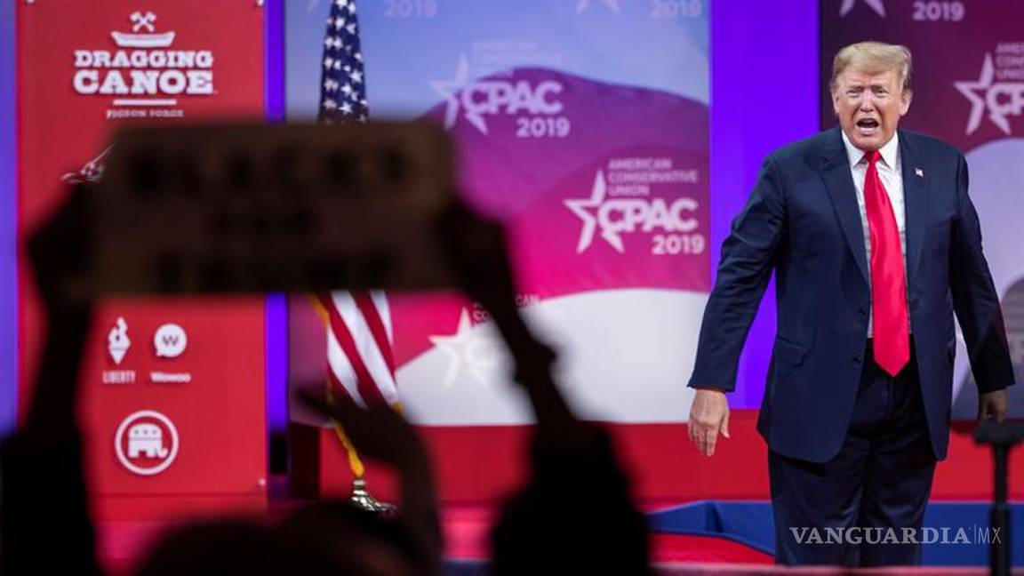 $!Trump se burla de pesquisas de trama rusa y demócratas en evento conservador