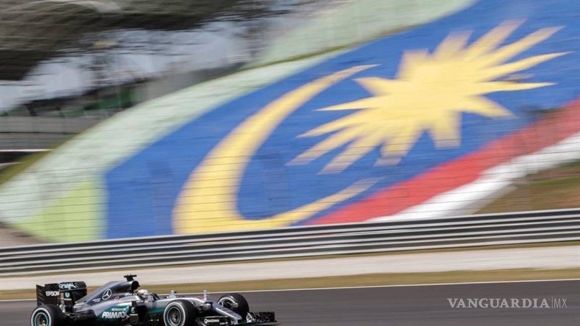 Hamilton el más rápido en las pruebas de Malasia; Checo Pérez en sexto