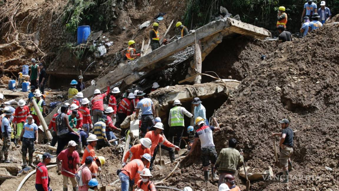 Filipinas prosigue agónica búsqueda de decenas de atrapados en mina de oro
