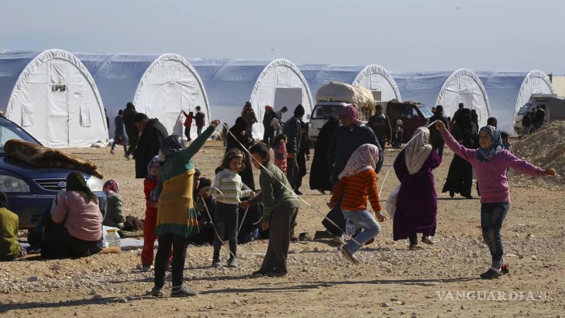 Turquía teme ola de 600 mil refugiados en sus fronteras