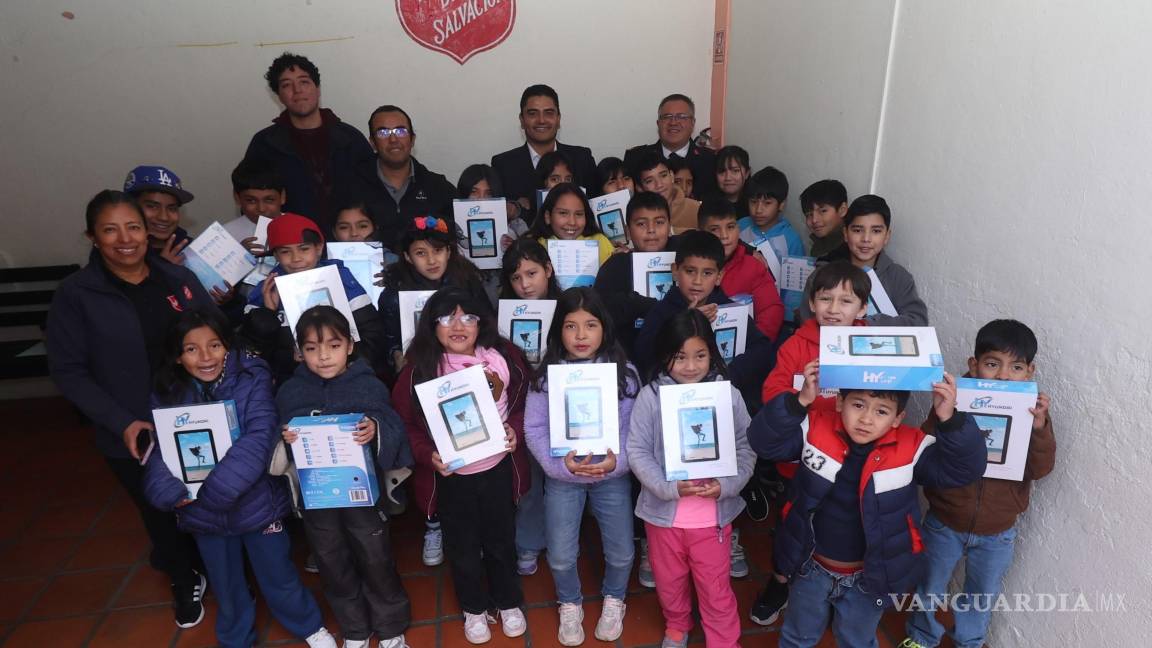 Basave Industries dona tablets a niños de casa hogar Ejército de Salvación